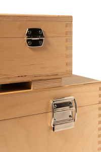 Small metal parts Screw-type hinges